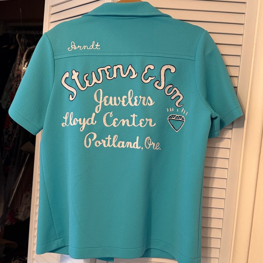 Authentic Vintage Turquoise Ladies Short Sleeve Button-Up Bowling Shirt - Picture 2 of 2